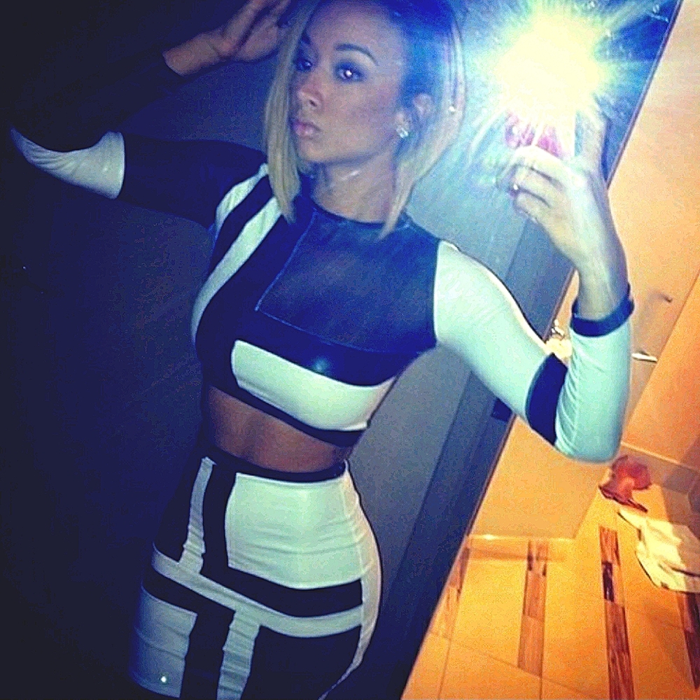 💋BLACK/WHITE CROP TOP AND SKIRT SET!!!